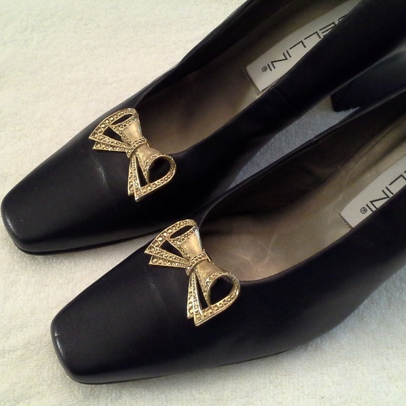 Musi Accessories - Gold Bow Shoe Clip Charms with Beaded Rim Design